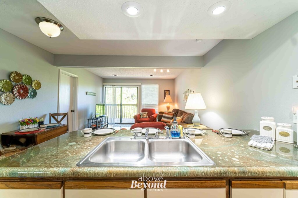 Sinatra 2-4 - Comfy Condo near SDC