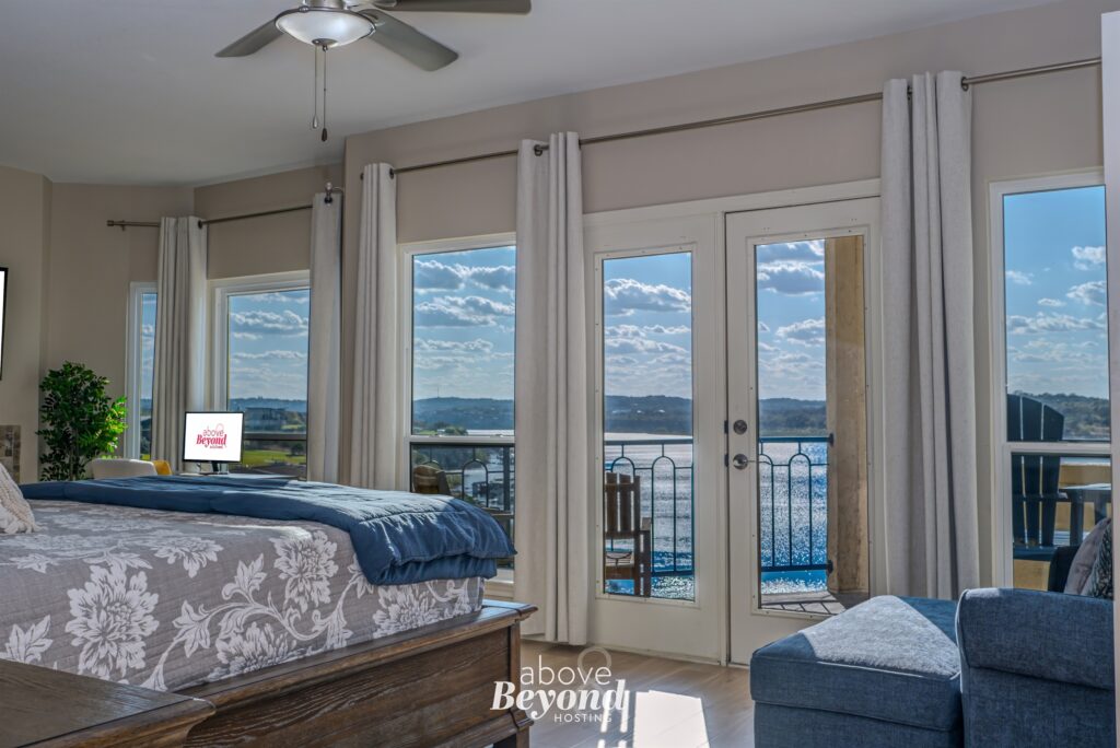 Island 3219 - Blue Hues & Lake Views